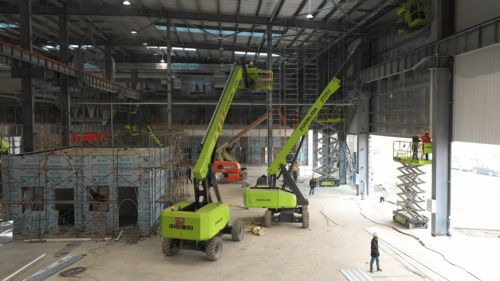 中聯重科燈塔工廠建設標志性節點,首臺中大挖即將在中聯智慧產業城震撼下線